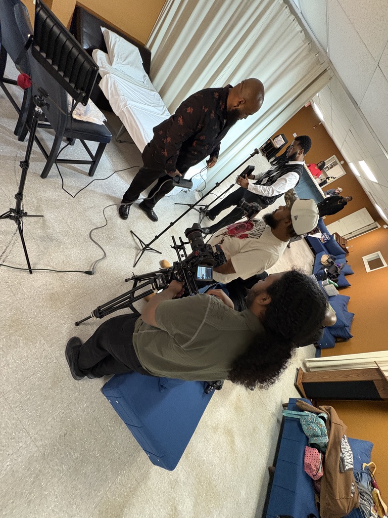 RElationSHIPS scene in production